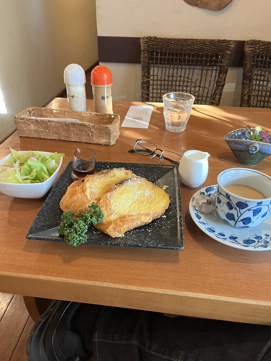bei0212's tweet photo. 全く寝付けなかったので朝食探索pitonさんに出会い満足な1日の始まりを得ました。
とても美味しかったのと二階がめちゃくちゃ気になります… https://t.co/kvI7BpaFDV