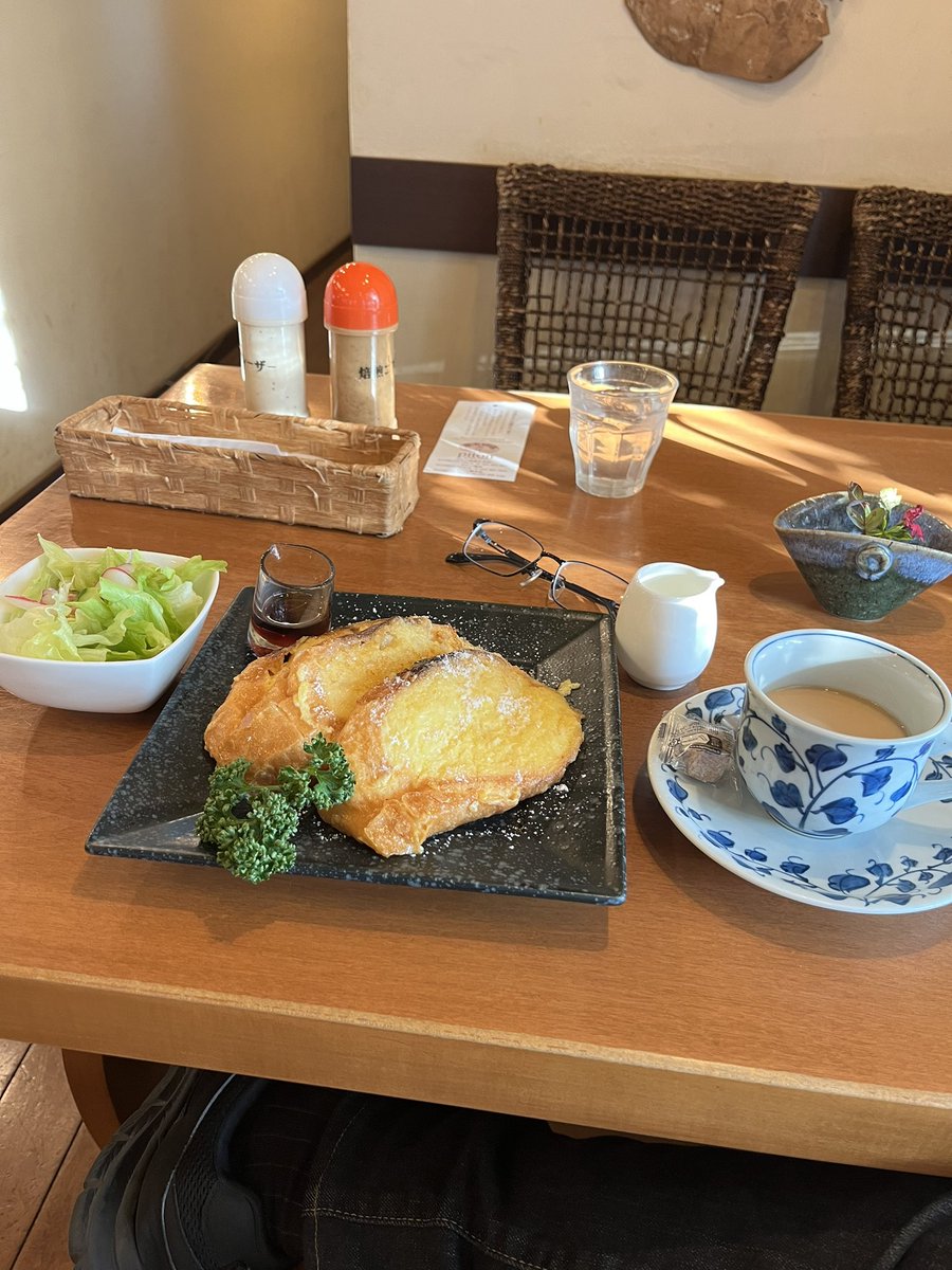 bei0212's tweet photo. 全く寝付けなかったので朝食探索pitonさんに出会い満足な1日の始まりを得ました。
とても美味しかったのと二階がめちゃくちゃ気になります… https://t.co/kvI7BpaFDV