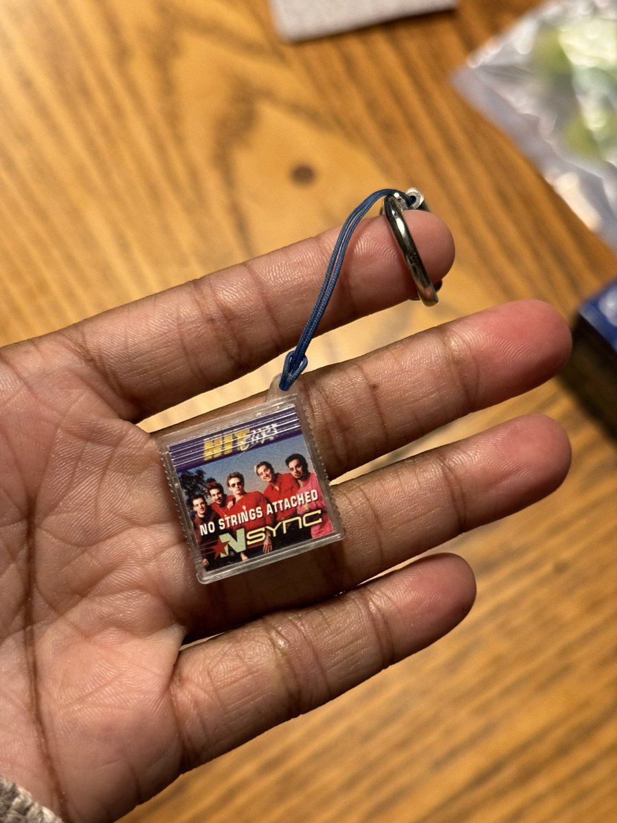 millern007's tweet photo. My nanny kiddos found this and I was instantly taken back to my #millennial youth.
Them: It’s dumb that it only played 60 seconds
Internal me: DAMN!
External me: We did what we could with what we had 🤷🏾♀️ #hitclips https://t.co/eNfvadWgNx