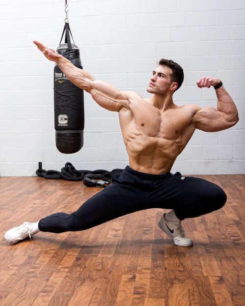 Muscle Worship tweet media