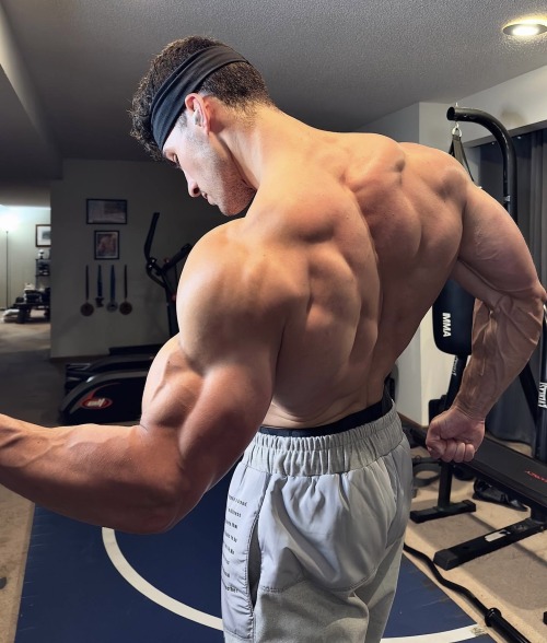 BillyBeefcake's tweet photo. back to logan https://t.co/K3CjKM4ovU