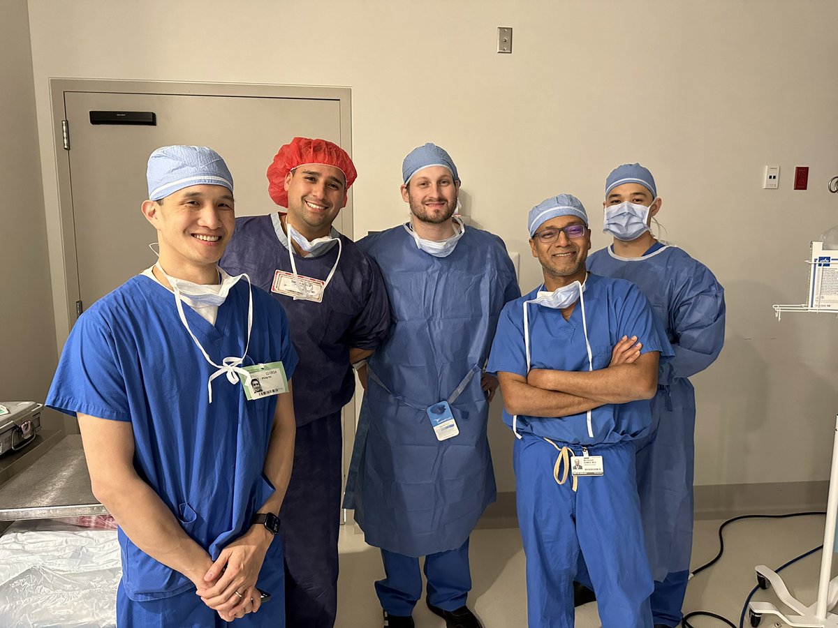 RoboticsUrology's tweet photo. It was nice to have young mind @plhotx  of @bcm_urology to our OR @HUMCUrology. We were able to get Dr. Ho observed 5 SP and 3 MP cases.  His excitement for SP went up further by few folds. @m_dreschermd https://t.co/vR3KPgtpC3