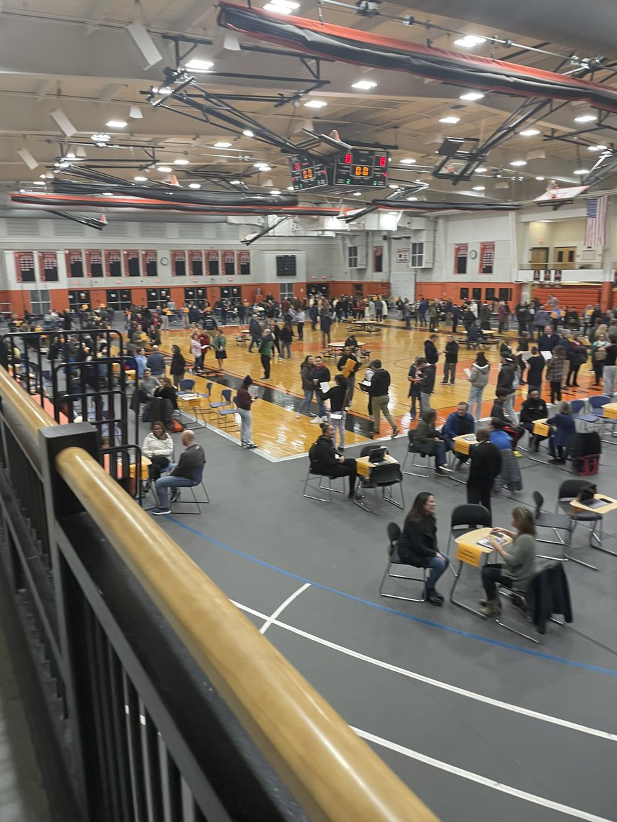 Parent/Teacher Night at BHS. A great turnout by our parents. Thank you to the custodial staff, admin team, student volunteers and faculty for your efforts to make tonight a wonderful community event.