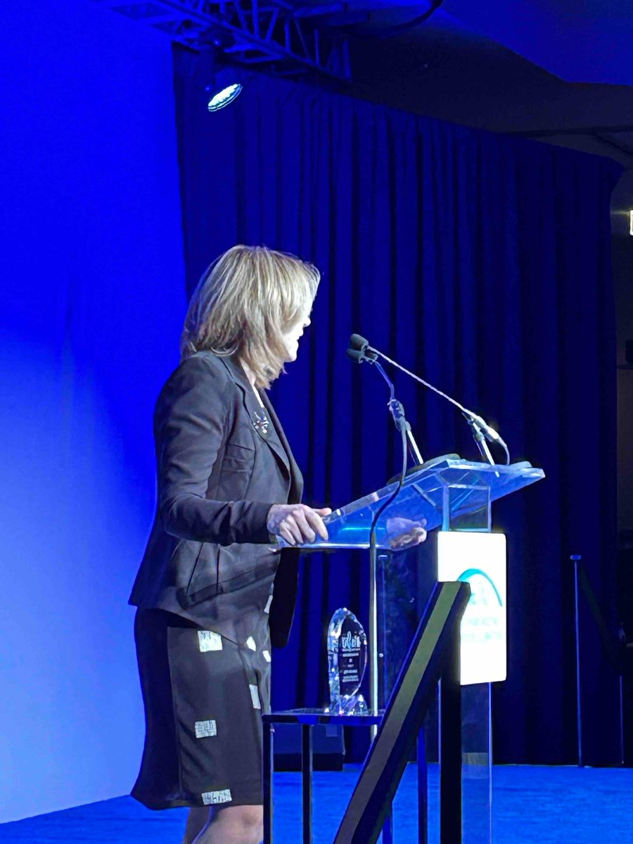 BioNJ_Org's tweet photo. Amadou Diarra passing the baton to Emer Leahy as #BioNJ’s new Chair at #BioNJ’s 31st  Annual Dinner Meeting!
#PatientsCantWait #BioNJAnnualDinnerMeeting https://t.co/x2zEUGqxts