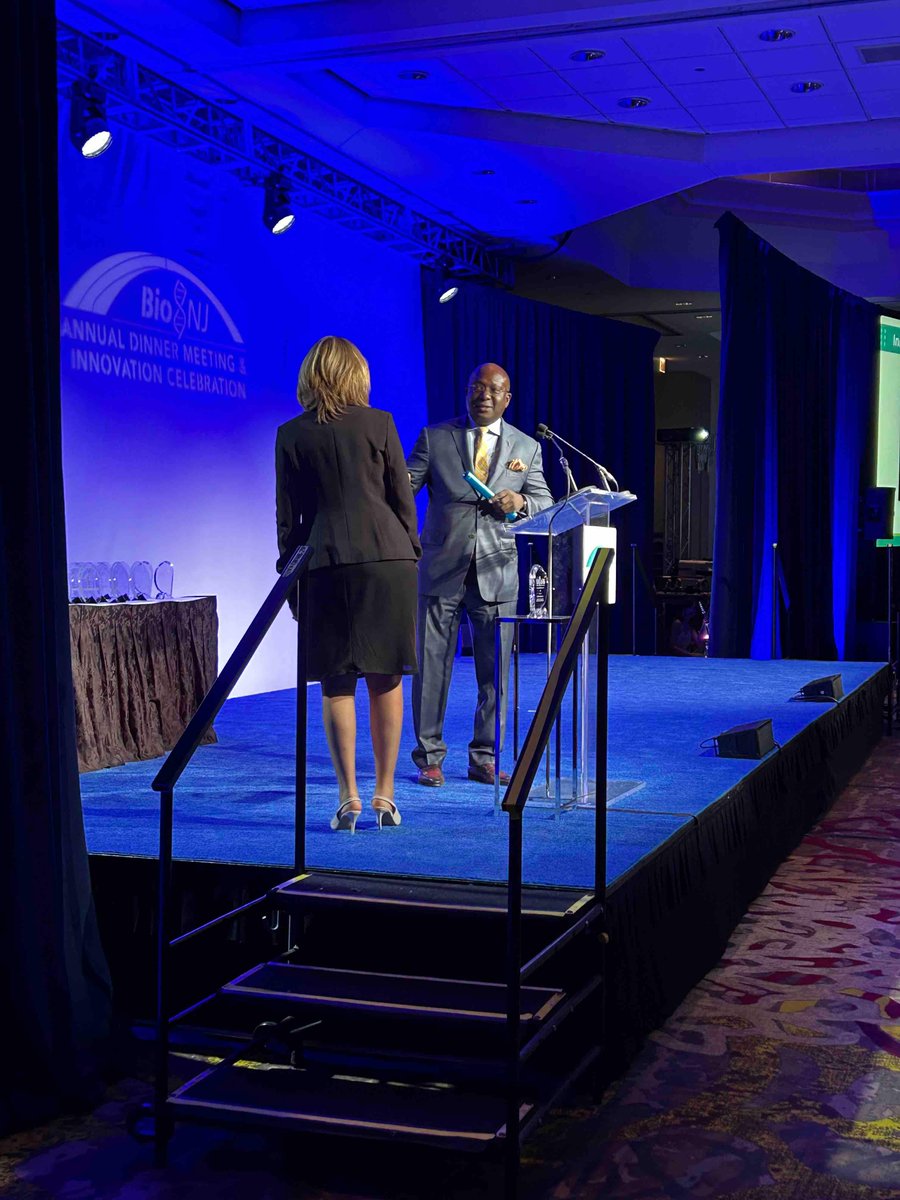BioNJ_Org's tweet photo. Amadou Diarra passing the baton to Emer Leahy as #BioNJ’s new Chair at #BioNJ’s 31st  Annual Dinner Meeting!
#PatientsCantWait #BioNJAnnualDinnerMeeting https://t.co/x2zEUGqxts