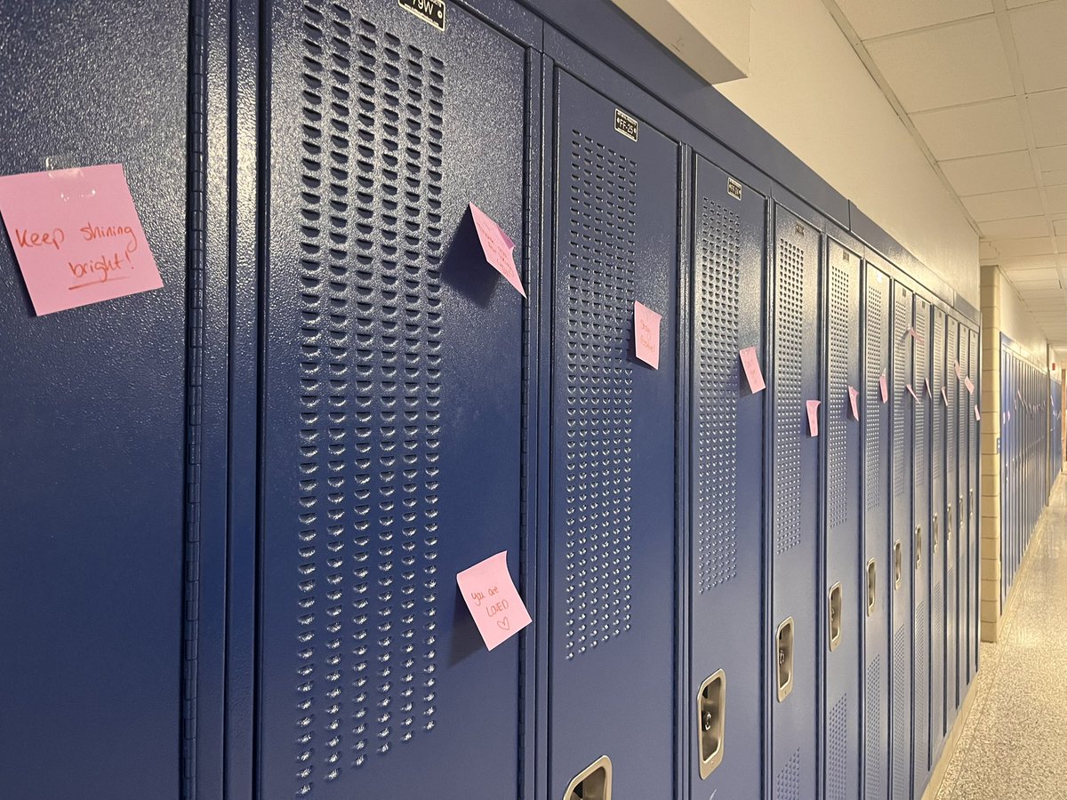 North Babylon High School is ready for PS I Love You Day!! 💜<a href="/psiloveyouday/">P.S. I Love You Day</a>