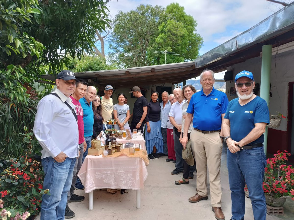 Visita Vereda el Pencal. Municipio de Olaya. Rotary International, Club Rotario Medellín Nutibara   Grupo de investigación Polygesta.  proyecto INNOVACIÓN SOCIAL PARA LA ADAPTACIÓN CLIMÁTICA Y EL DESARROLLO RURAL BASADA EN EL TURISMO COMUNITARIO, Universidad Nacional de Colombia
