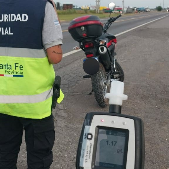 RedSegVial's tweet photo. #RN34 #RNA012
🚔En operativo de control de vehicular se realizó test de alcoholemia a conductor de motovehiculo.
👉El resultado fue de 1.17 g/l.
📝Se labró el acta de infracción y se retuvo la licencia de conducir. https://t.co/JA2yvVQNxf