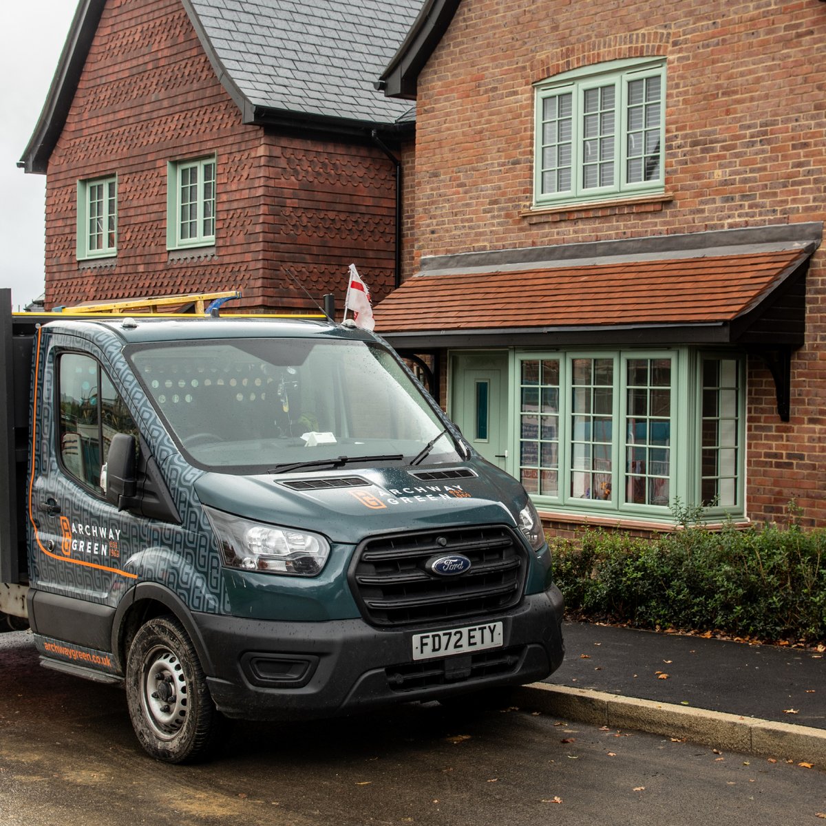 Embark on a journey of excellence with Archway Green! 🚚 Our commitment to precision and professionalism is on the move, represented by our branded van – a mobile testament to over 50 years of landscaping expertise.