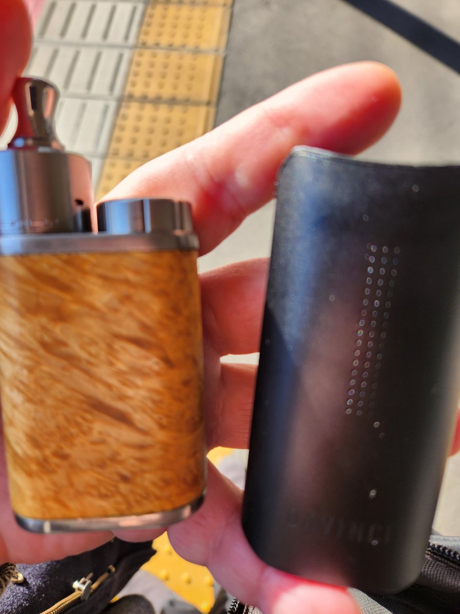 arai3539's tweet photo. 携帯を忘れてかずきさんを保育園に連れてしまったので、また家に戻る羽目にあってしまいました。
#vape #vaporizer #istickpico #davincivaporizer https://t.co/FJpoPKaHJj