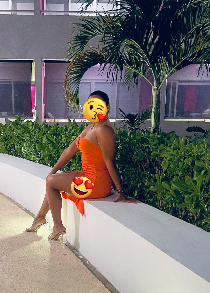 lois_hal's tweet photo. #JuevesDeGanarSeguidores 
#juevesdepiernasyalgomás Ocupamos 2 singlés dotados  para este sábado solo comenten los que puedan  quieran este 🍑 sería pasarla rico en un club. Gracias por su atención sigan en lo suyo 🫢😘 https://t.co/ipsLVd2QP2