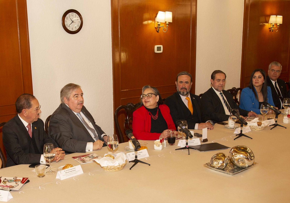 #Comunicado 📄

Mecanismos Alternativos de Solución de Controversias garantizarán un acceso a la justicia más pronto y expedito

🔲Integrantes de la Red Nacional de Mecanismos Alternativos de Solución de Controversias de la Conatrib se reunieron con la Ministra Presidenta Norma