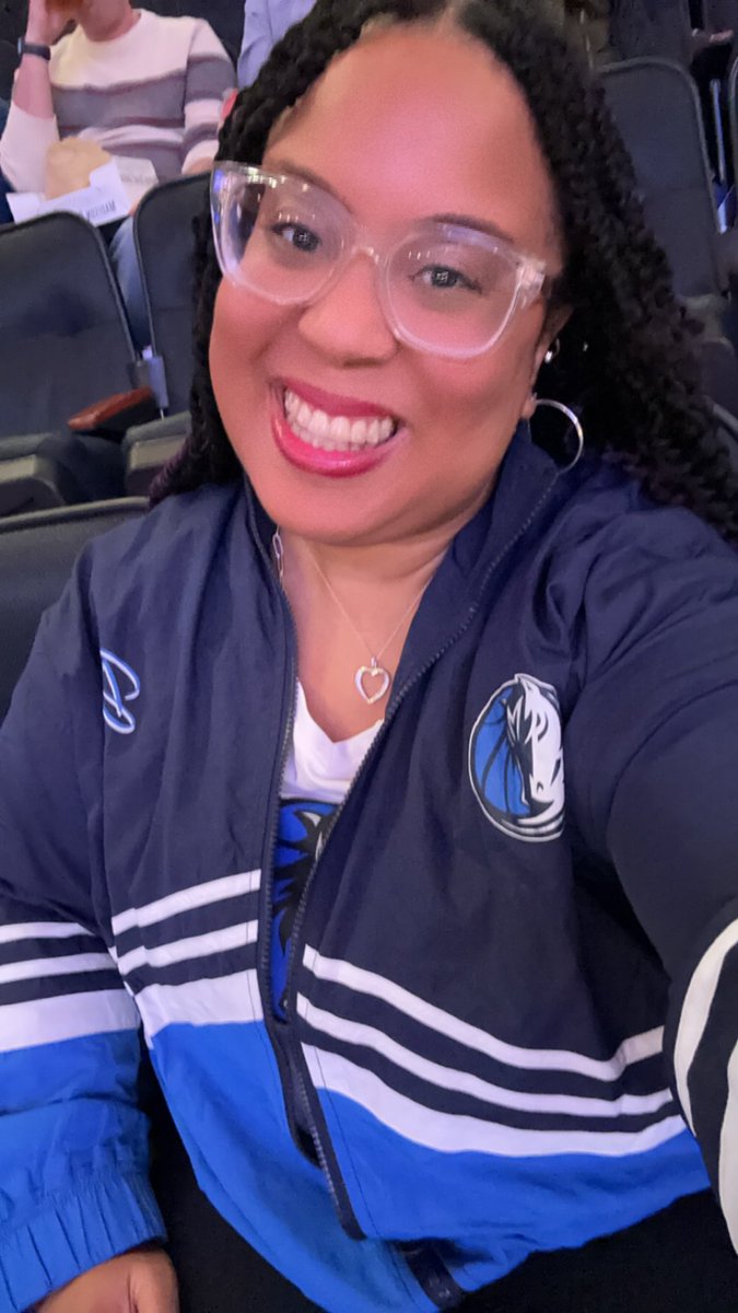 professorwhite's tweet photo. Picked up some new gear so I will be ready for the @dallasmavs game tonight. @Nike #weinthebuilding https://t.co/wsBUStU4Hn