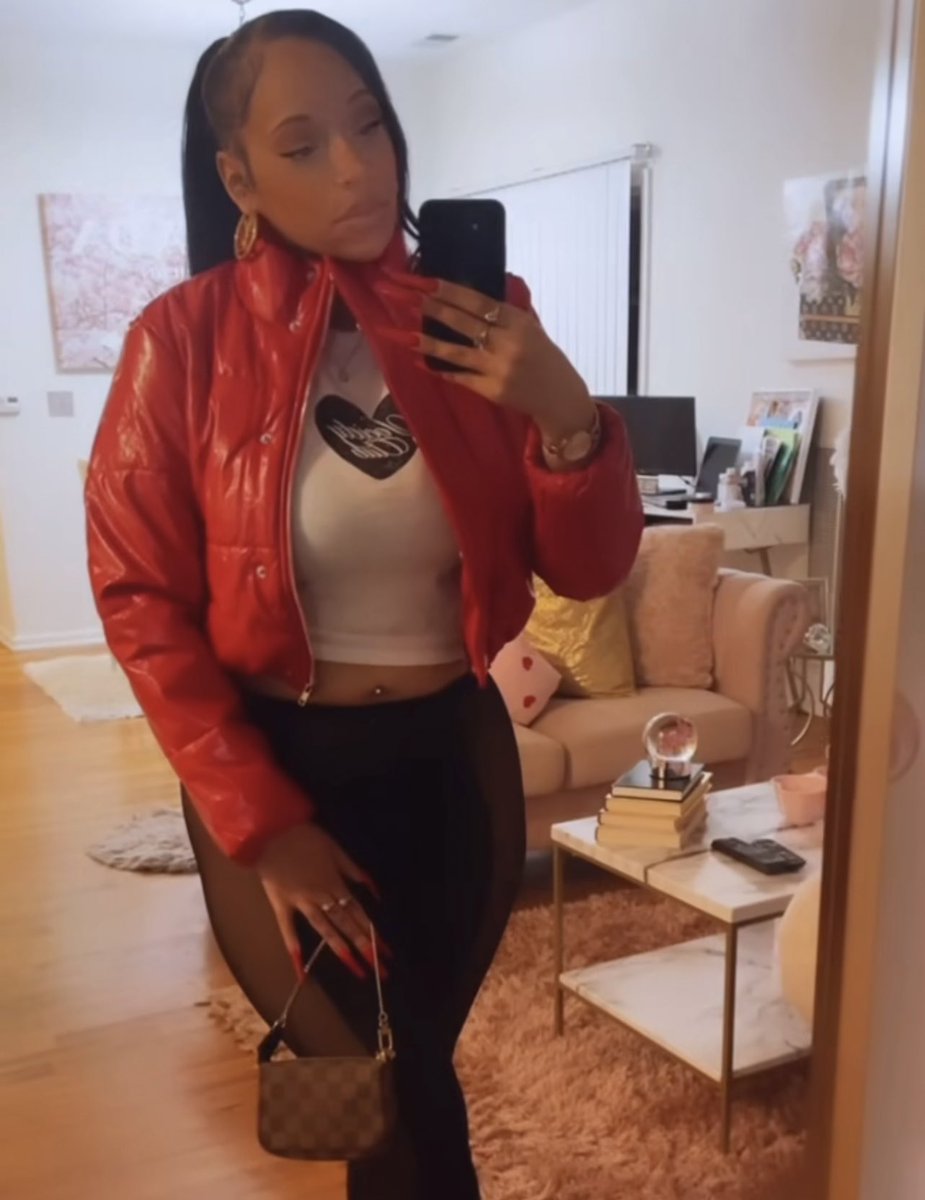 Pretty Yonna.🤍 tweet media