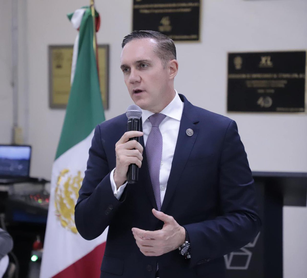 Comprometido con el crecimiento económico de Cuajimalpa de Morelos donde  hemos propiciado la apertura de negocios de bajo impacto generadores de más de 30 mil nuevos empleos durante mi gobierno.