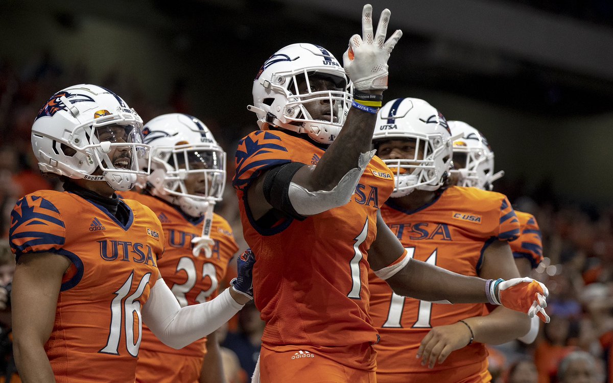 AGTG!! After A Great Conversation With @CoachJessLoepp I’m Blessed To Have Received A(n) Offer From The University of Texas at San Antonio (@UTSAFTBL) #BirdsUp🤙