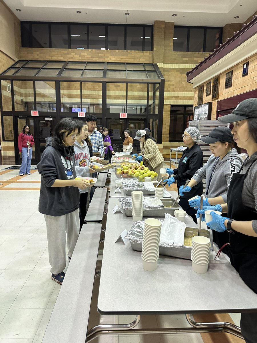 mcpsslu's tweet photo. Our @mocoboe #SMOB invited Liz Leach and the team from the @MCPS Division of Food and Nutrition Services to get direct student input through a taste test at the SMOB Advisory Council meeting. https://t.co/oN6NyuQoeY