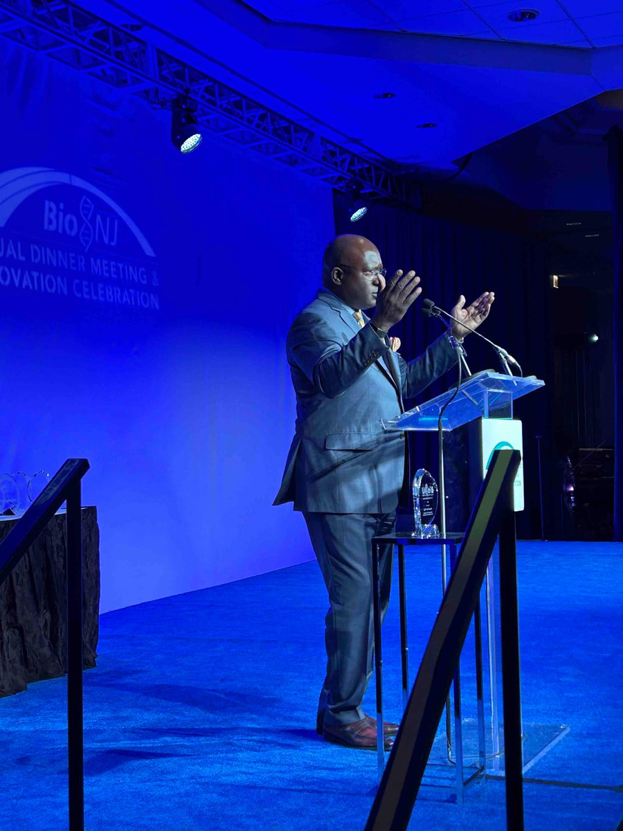 BioNJ_Org's tweet photo. The presentation of the Heart of BioNJ award to Amadou Diarra, Mark Peters and Lisa Salberg at #BioNJ’s 31st Annual Dinner Meeting!
#PatientsCantWait #BioNJAnnualDinnerMeeting https://t.co/ZbKSVXZNID