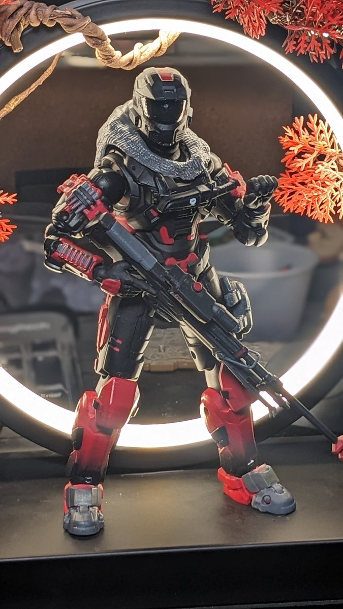 HOIDA247's tweet photo. Finished another MK V [B] for someone on Etsy. Love the whole figure. Got nothing else to say except that.

#HaloSpotlight #halo #halocustom #haloreach #halophotography https://t.co/CX1NL4c11O