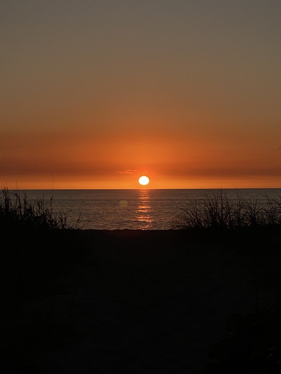 The end of the day view from Venice, Florida🙏 Never disappoints. 
⁦<a href="/PaulFox13/">Paul Dellegatto⚡️FOX</a>⁩