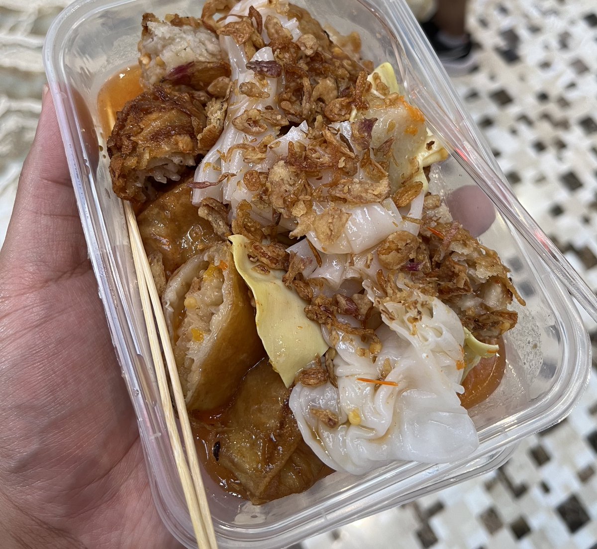 rzakumar's tweet photo. Lo pernah gak ngrasa ketika udah ikut ratusan kelas, seminar, bootcamp, baca buku, yoga, dsb, tapi gak ada progres signifikan?

Kalau iya, gue mau share sedikit pemikiran yg mgkn bisa bantu kalian nemu apa penyebabnya dan gimana ngatasinya.

- thread sambil sarapan chi cong fan - https://t.co/5gdjckSTQr