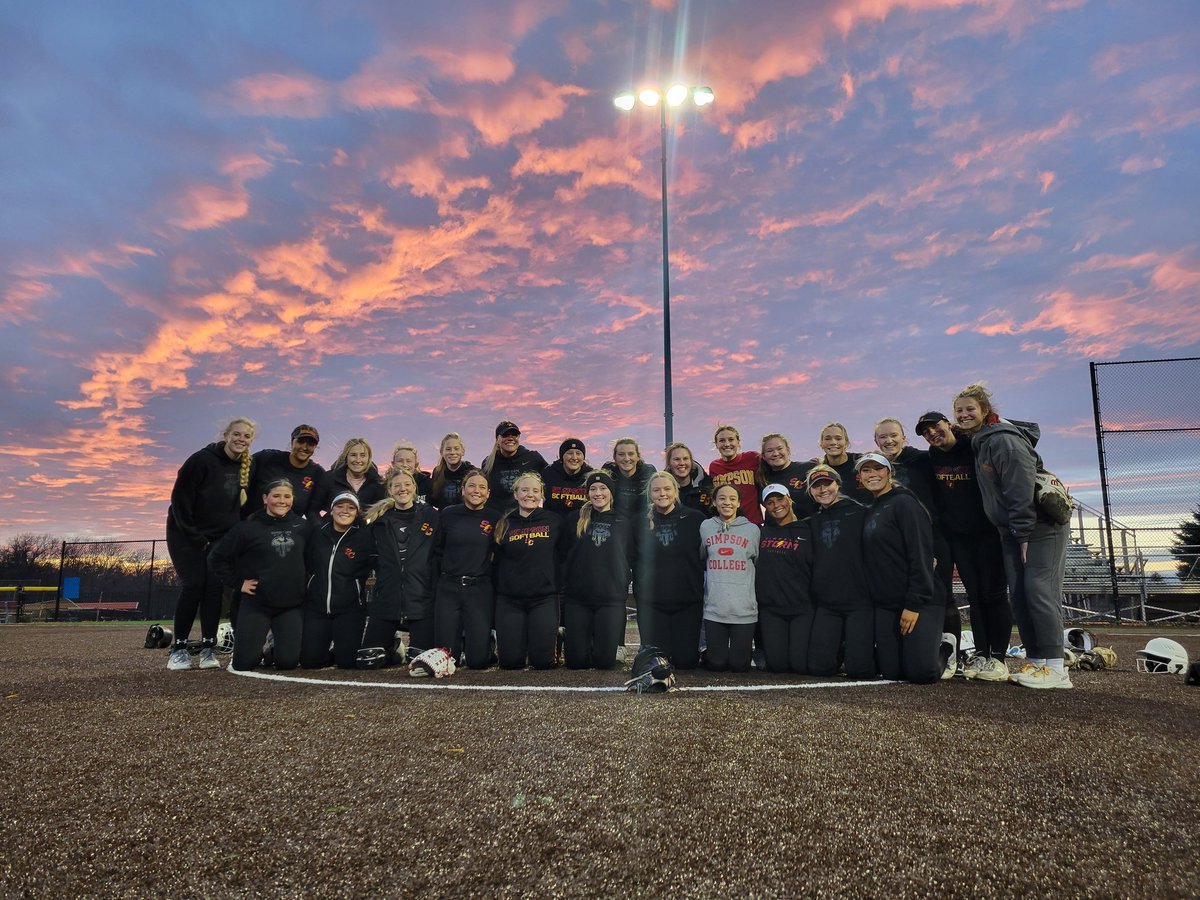 SCStormSoftball's tweet photo. Amazing Place!
Amazing People!
Amazing Backdrop!
This Is Simpson Softball! 🥎❤️ https://t.co/k9Jh7hkYg4