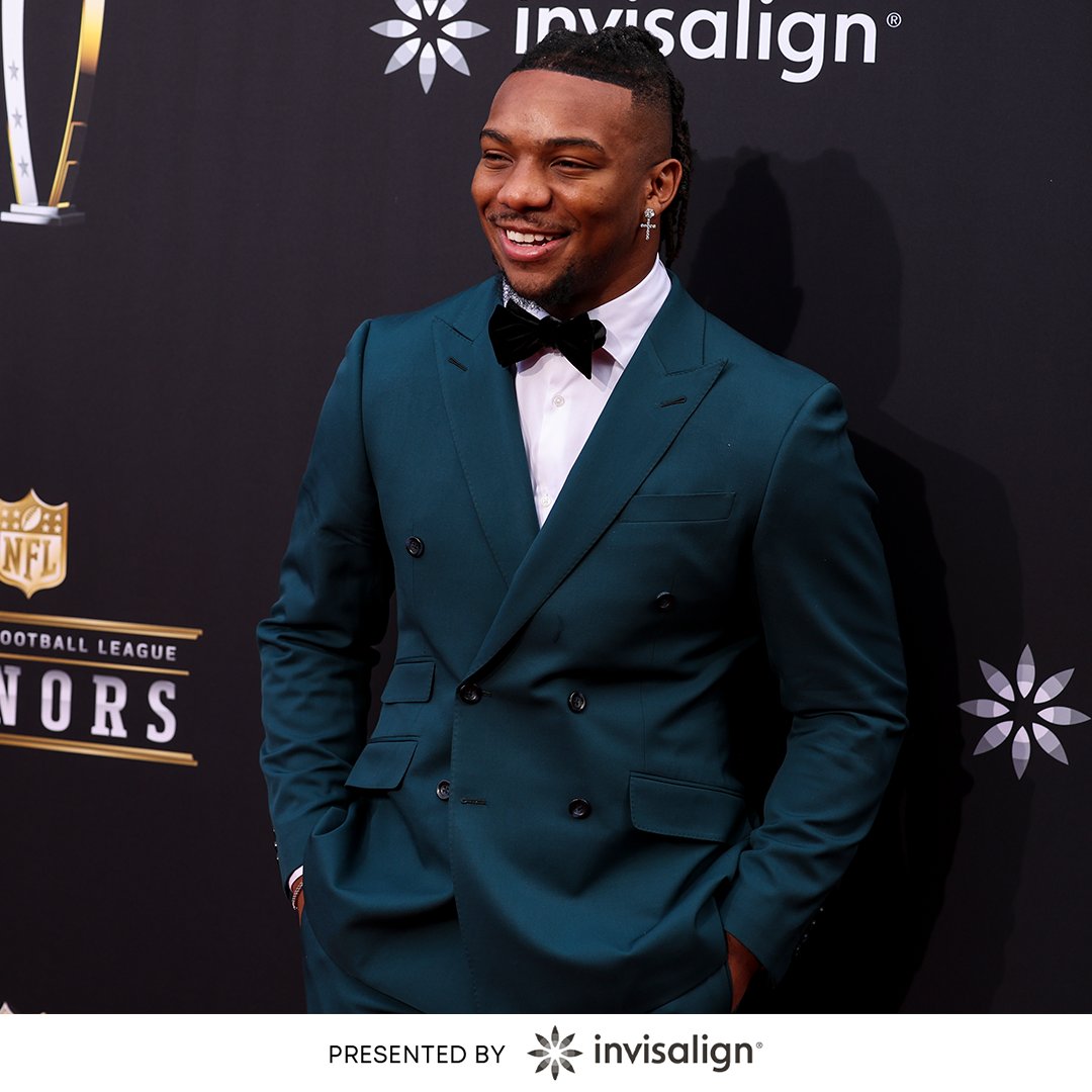 .@Bijan5Robinson looking fly for his first #NFLHonors 🔥 @Invisalign 📺: #NFLHonors on CBS & NFLN 📱: Stream on #NFLPlus