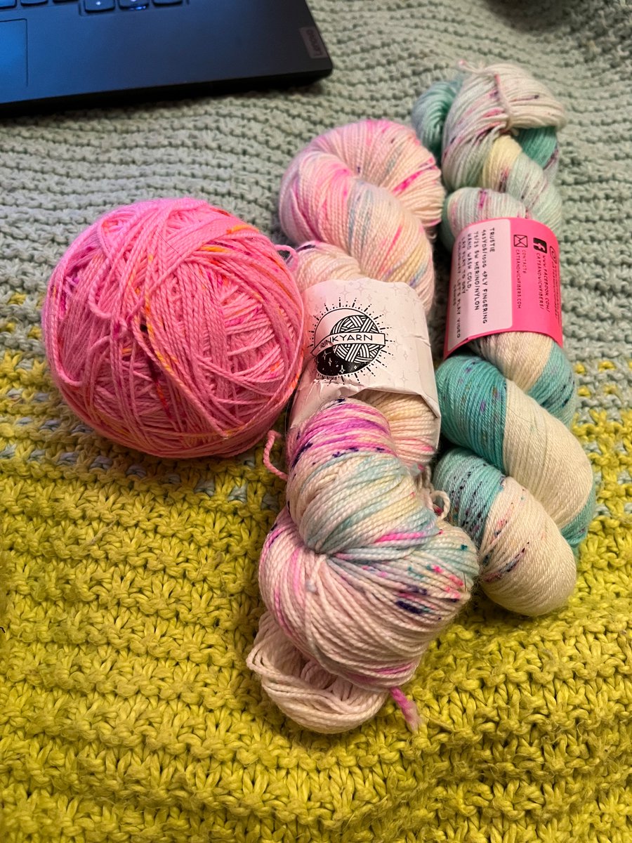 rizukun_'s tweet photo. Picked the yarn for my next project. #TransRightsAreHumanRights https://t.co/M6KhLcDHhF