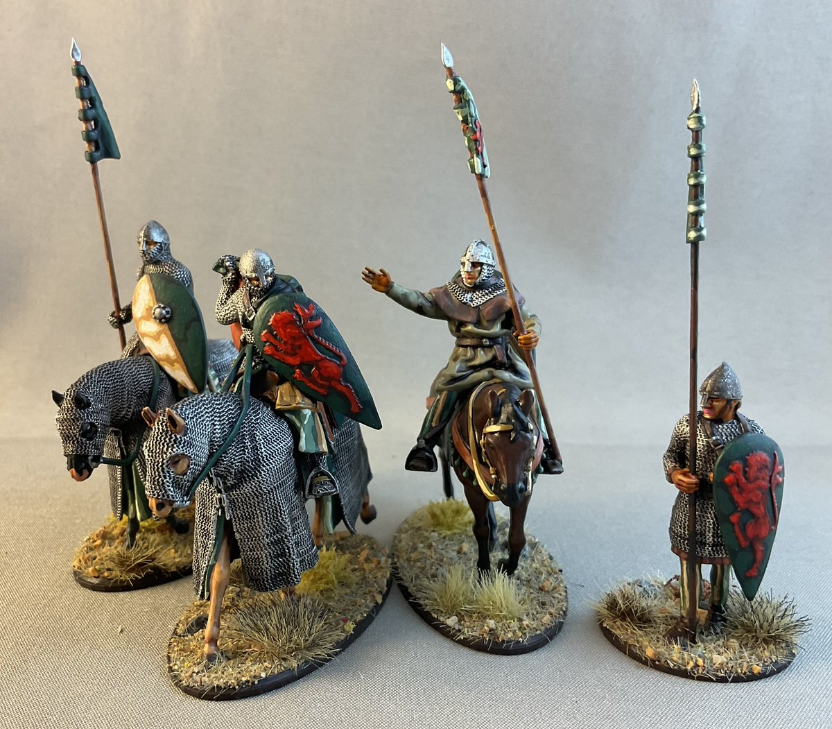 Oldwargamer's tweet photo. Completed this lovely group of #Crusaders from #ReconquerDesigns, printed at #40mm. The squire is helping his commander with his cape which is snagged. Lovely vignette.
#wargaming #Crusades #wargames #wargamer https://t.co/N9y9bfmsqU