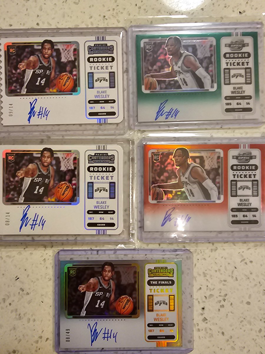 JacobEricC's tweet photo. Got the red today to go along with the green. "If it ain't an autograph baby, I don't want it." @jimmycfields @SMarieJohn @MattLerma @JoshuaRCook
#PorVida
#PrayforBlake 🙏 https://t.co/j79VmDOXcC