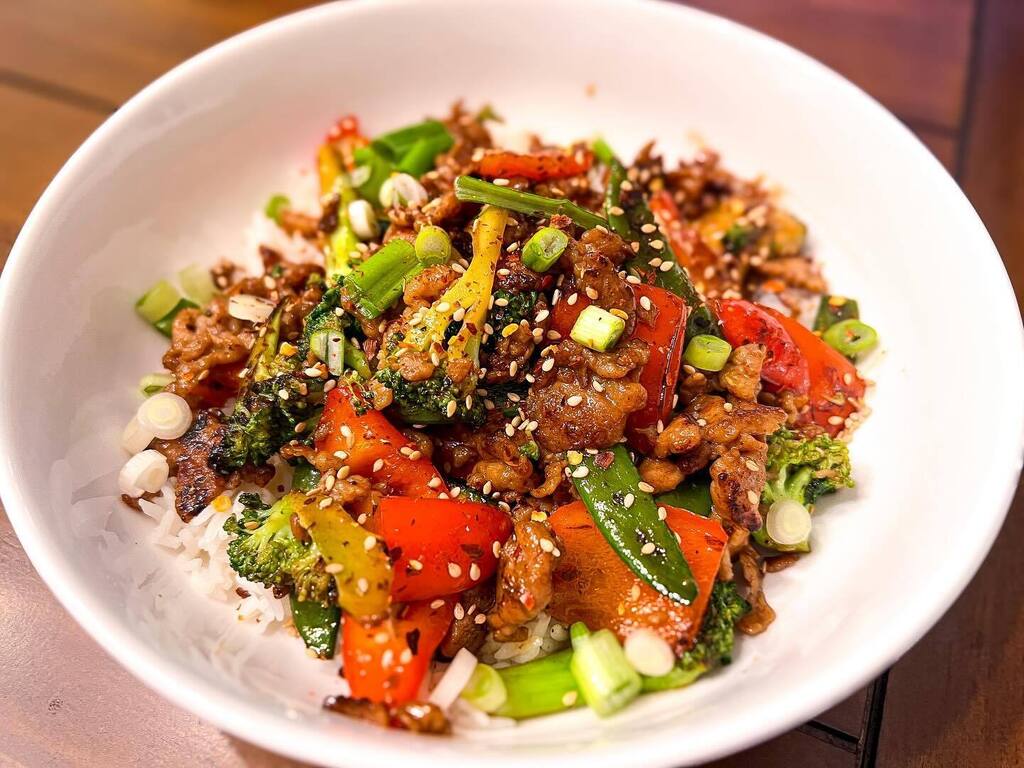 scottriggle's tweet photo. New pasta burrito bowls https://t.co/2qdhBIMuoR