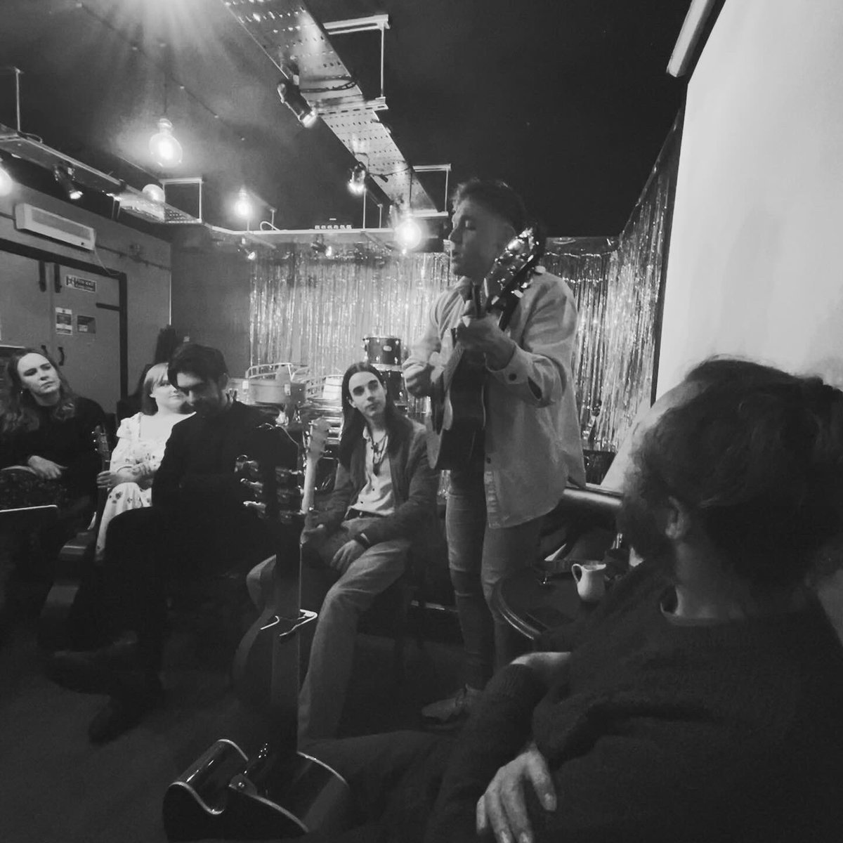 Laura Waters tweet media