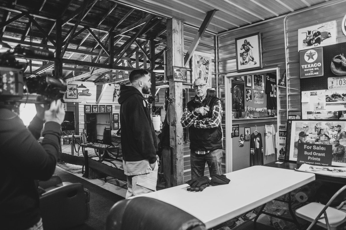 LindseyMNSports's tweet photo. A pair of @Vikings Legends. 

A few weeks ago, @harrismith22 visited @PaulKrauseHOF at his garage in Elko New Market to talk cars, vintage finds and, of course, football. 

Read the full story here: 
https://t.co/eGRdeq13TW https://t.co/Uf3PYK3ZdD