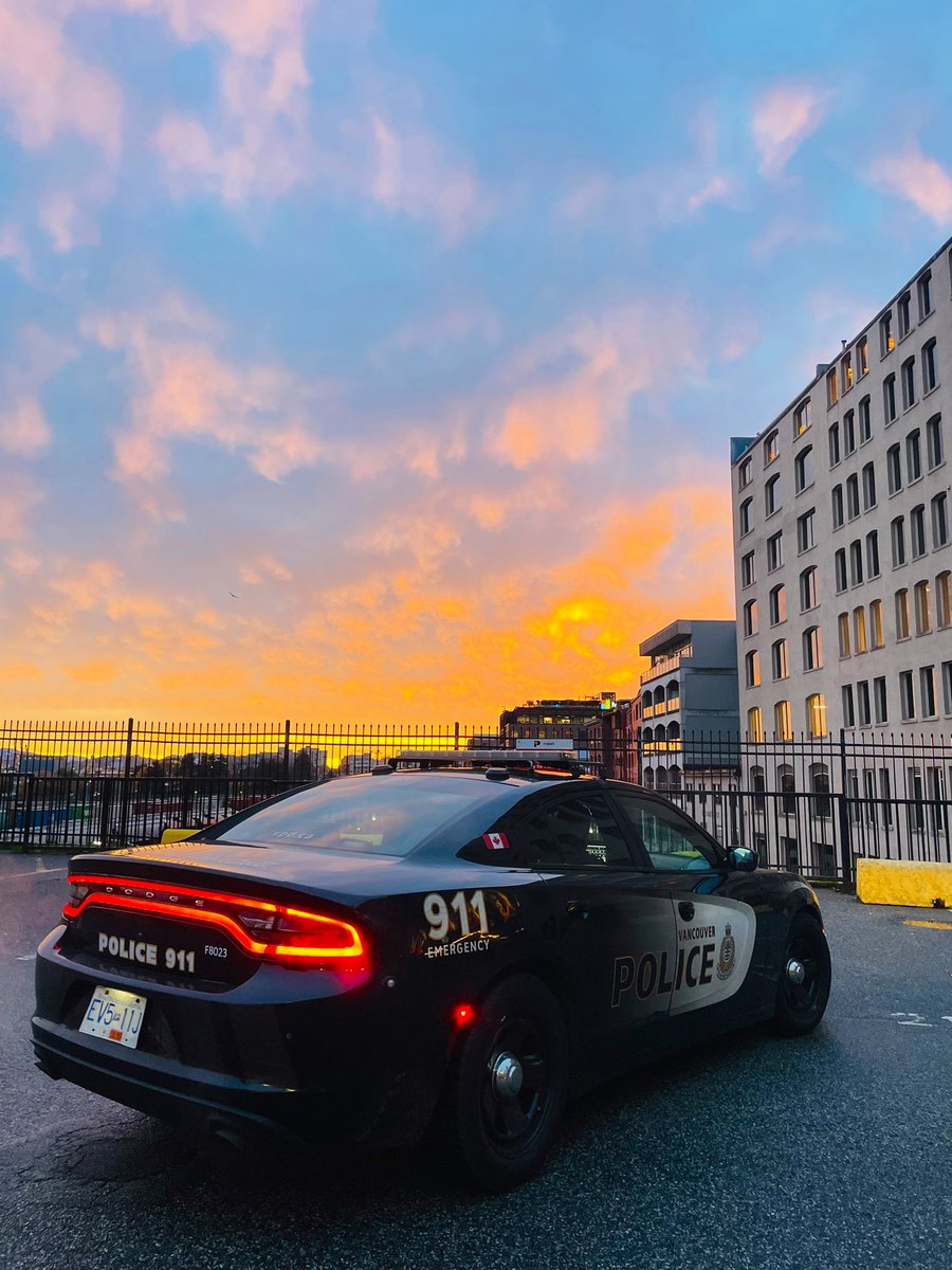 one of the things I love about patrol, is driving through all the neighborhoods and starting to feel (like really feel) a part of it. It’s hard to explain it, but great photos help. Go to Joinvpd.ca #NotJustAJob 

Photo by: D1 patrol Constable Rebecca Chandler 📸