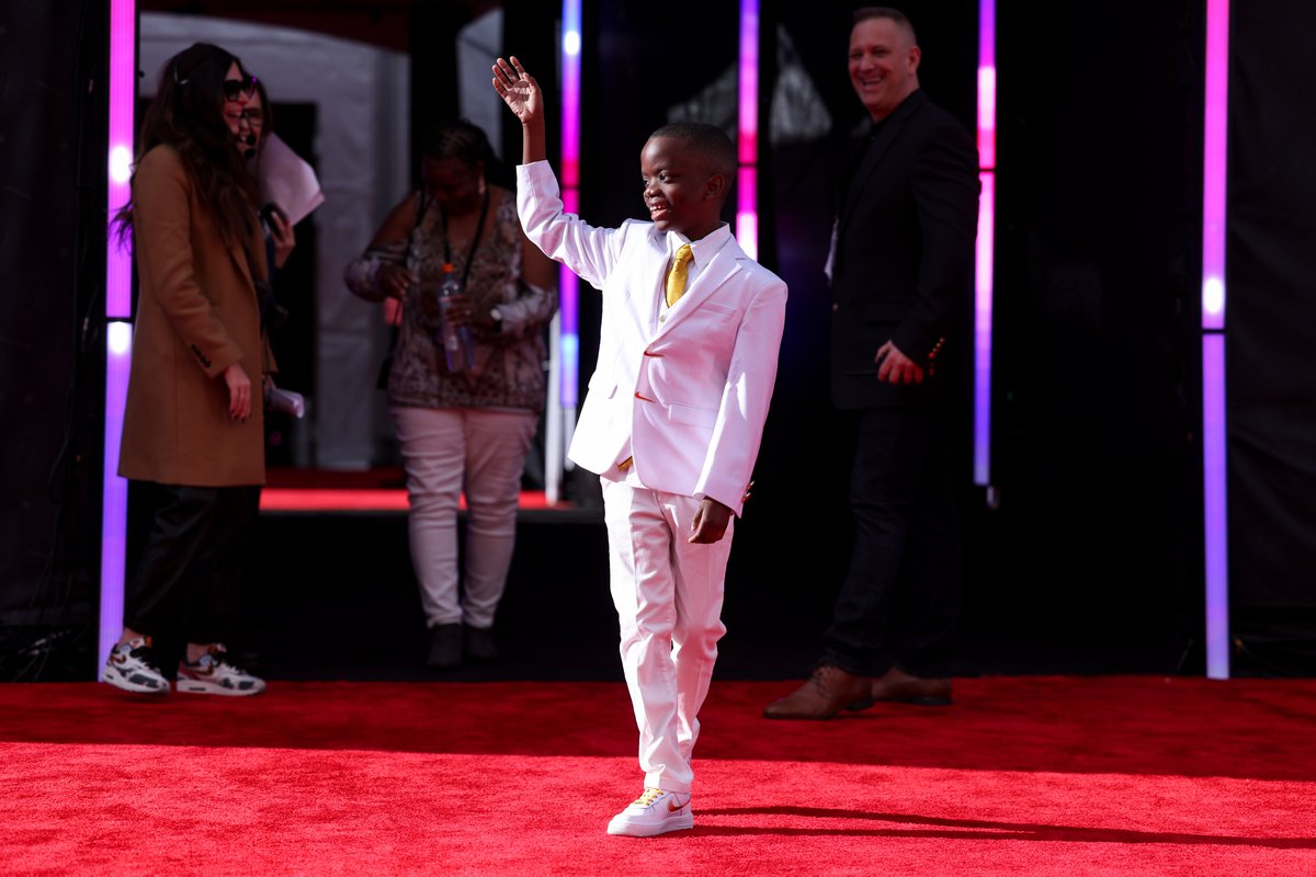 NFL's tweet image. Jeremiah Fennell is a star ❤️

📺: #NFLHonors on CBS &amp;amp; NFLN
📱: Stream on #NFLPlus