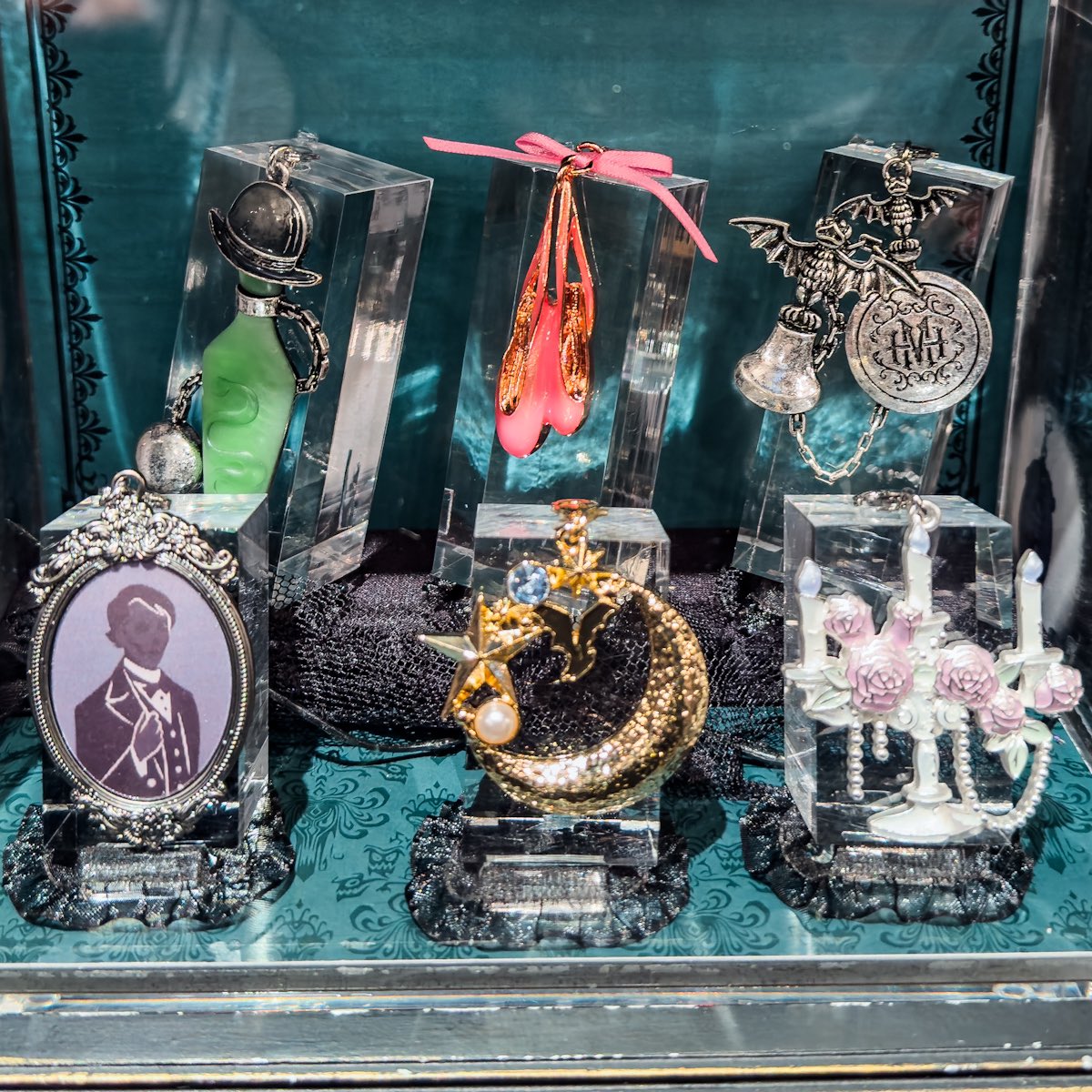 ケープやくっつきぬいぐるみも登場！ 東京ディズニーランド