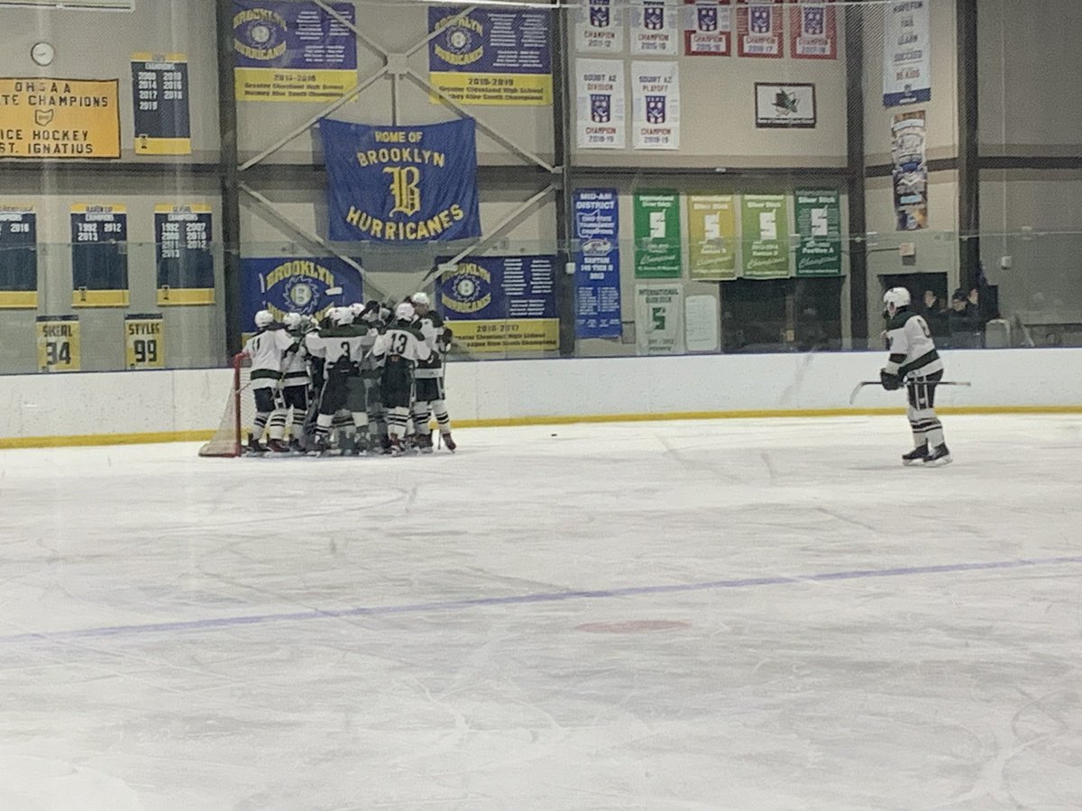 VARSITY HOCKEY:

Final.
Westlake 5
Canfield 2

With the win, the Demons advance to the Baron Cup finals on Saturday! The puck drops at 5pm at the Brooklyn Rec. and we will take on Normandy! 

Let’s go Demons!