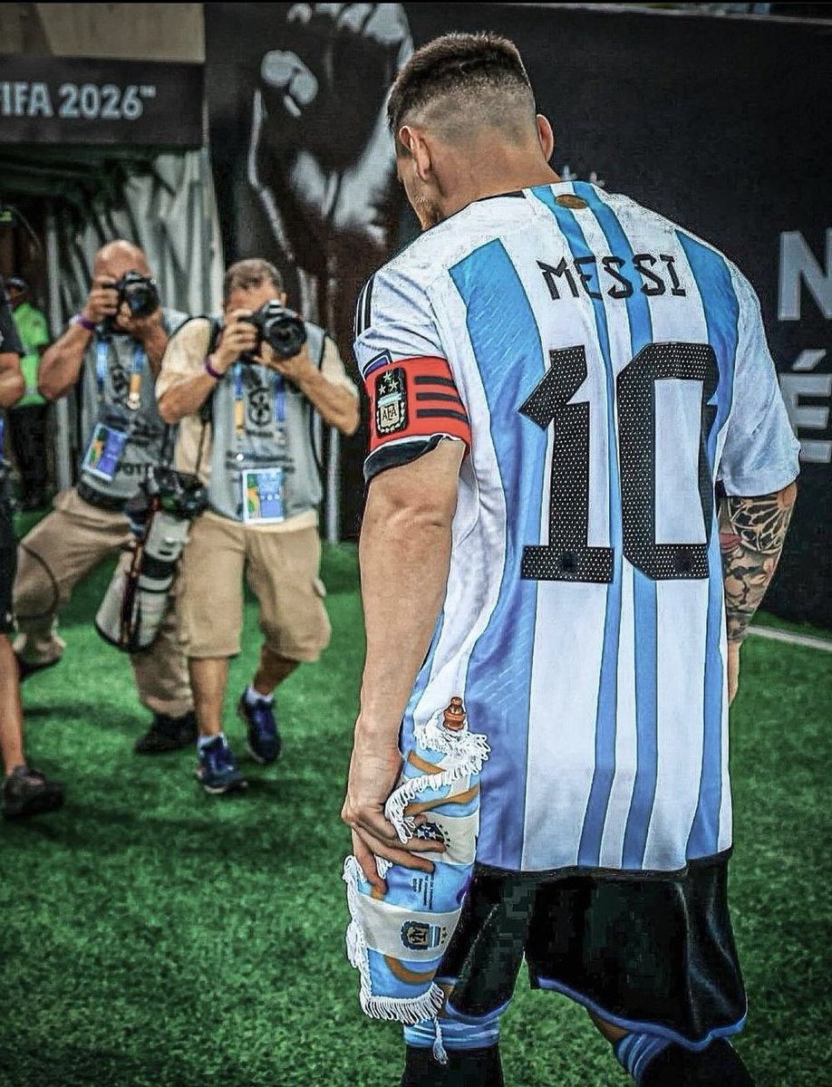 TeamLeoM's tweet photo. Que manera de extrañarte, capitán. https://t.co/q6rtDgLMNm