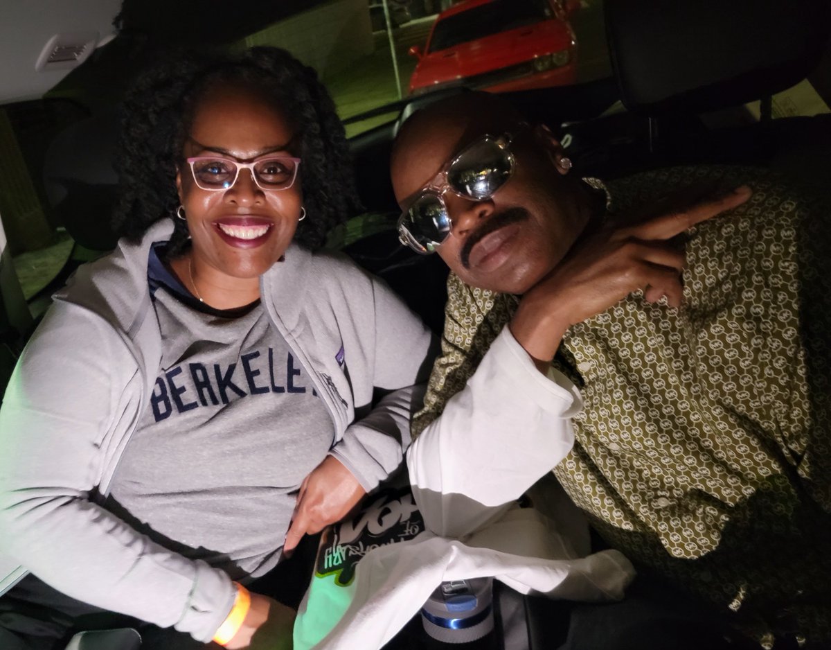 HipHopAunty's tweet photo. Top 10 hip hop moment of my life. #RickTheRuler https://t.co/qyfUlB98TN