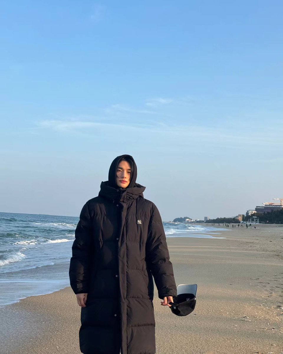 hyunjinpost's tweet photo. instagram update https://t.co/f8vNEnH1Hc