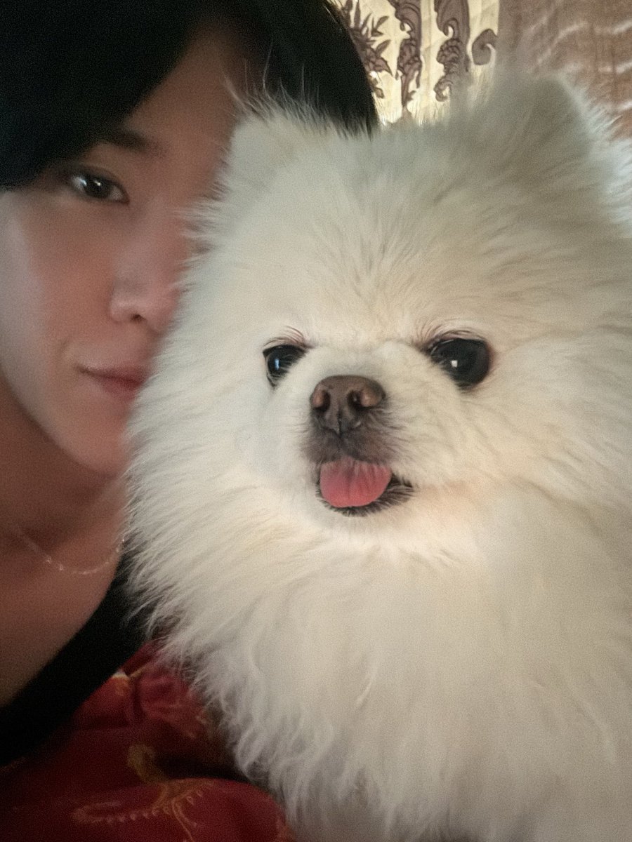 보고싶었는데 사진까지... 병주오빠 최고댱💖 빵랑해요🍞🥨☺️