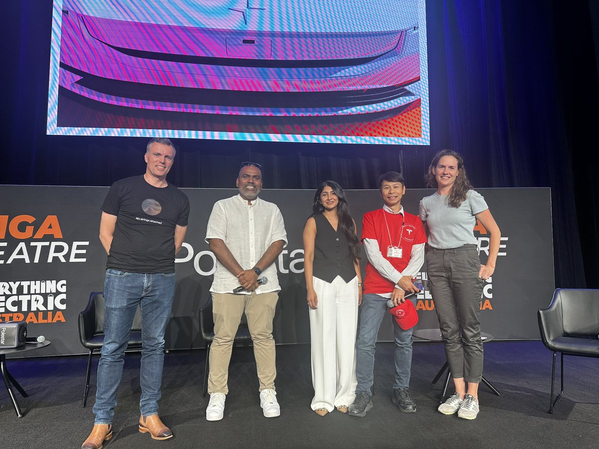 Awesome session <a href="/pavina_adun/">Pavina Adunratanasee</a> <a href="/SduCds/">Steven Du ❤️🌱♻️⚡️🚘</a> <a href="/engwithrosie/">Rosemary Barnes</a>