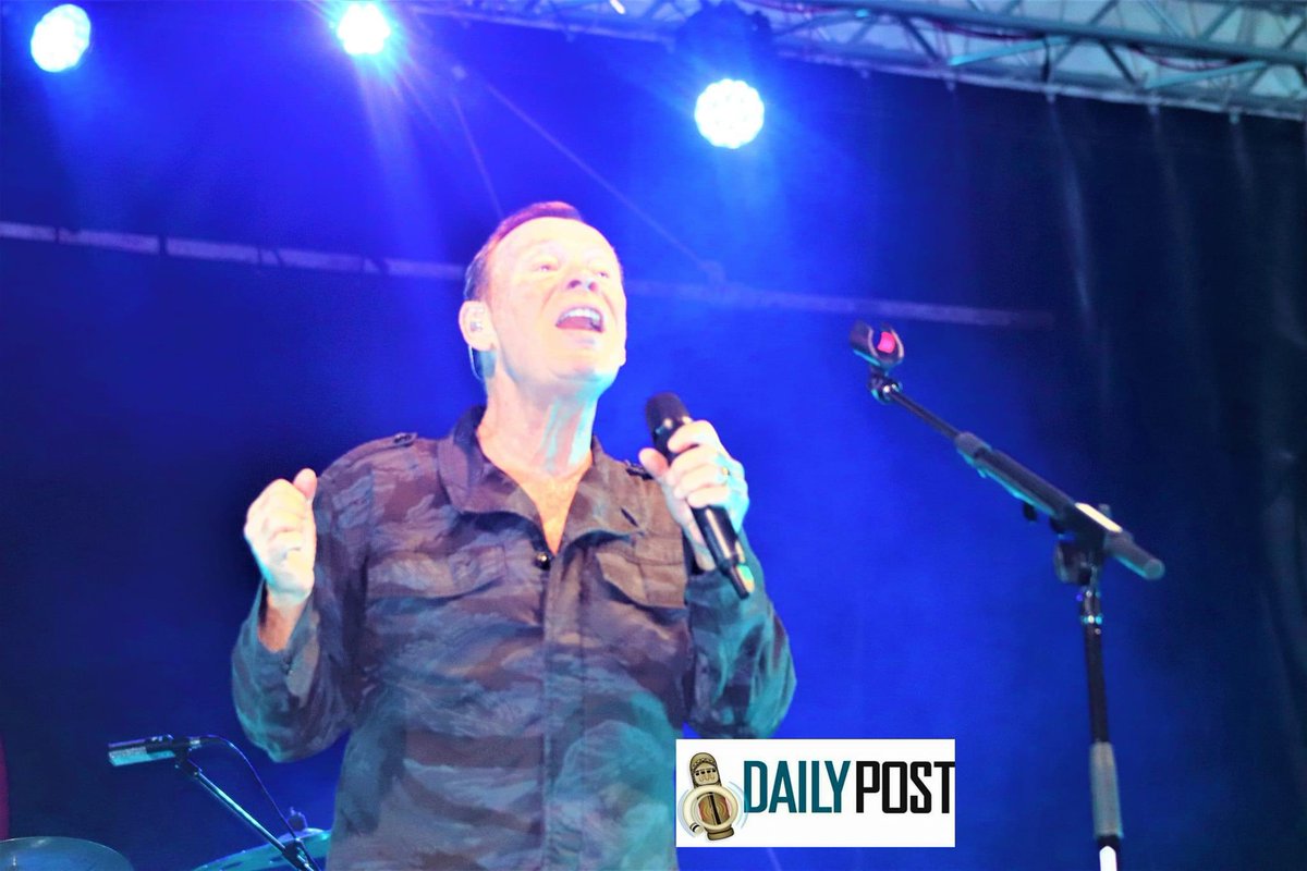 #PortVila crowd entertained by #UB40 at Korman Stadium.