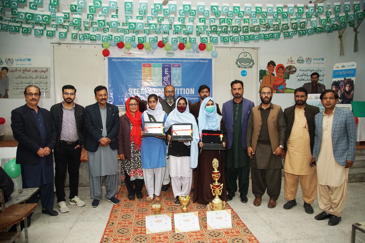 sanjhpreetorg's tweet photo. STEM competition held among the students of flood affected Elementary and High Schools of District Rajanpur. Mr. Bilal Abbasi CEO-Edu Rajanpur, Education officer UNICEF, District Education Officers and respected Jury visited all the models and get their presentations. In the end https://t.co/89n9z0yGKA