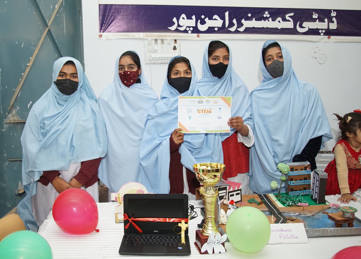 sanjhpreetorg's tweet photo. STEM competition held among the students of flood affected Elementary and High Schools of District Rajanpur. Mr. Bilal Abbasi CEO-Edu Rajanpur, Education officer UNICEF, District Education Officers and respected Jury visited all the models and get their presentations. In the end https://t.co/89n9z0yGKA