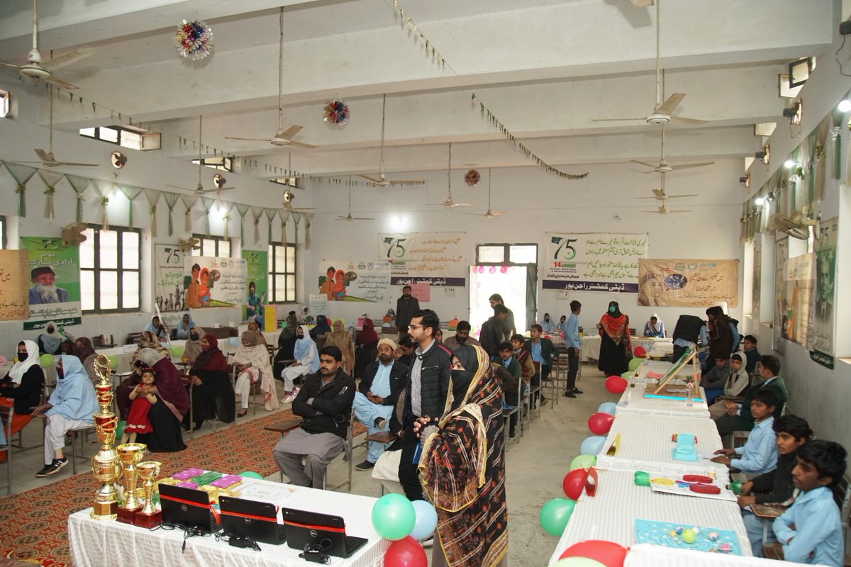 sanjhpreetorg's tweet photo. STEM competition held among the students of flood affected Elementary and High Schools of District Rajanpur. Mr. Bilal Abbasi CEO-Edu Rajanpur, Education officer UNICEF, District Education Officers and respected Jury visited all the models and get their presentations. In the end https://t.co/89n9z0yGKA