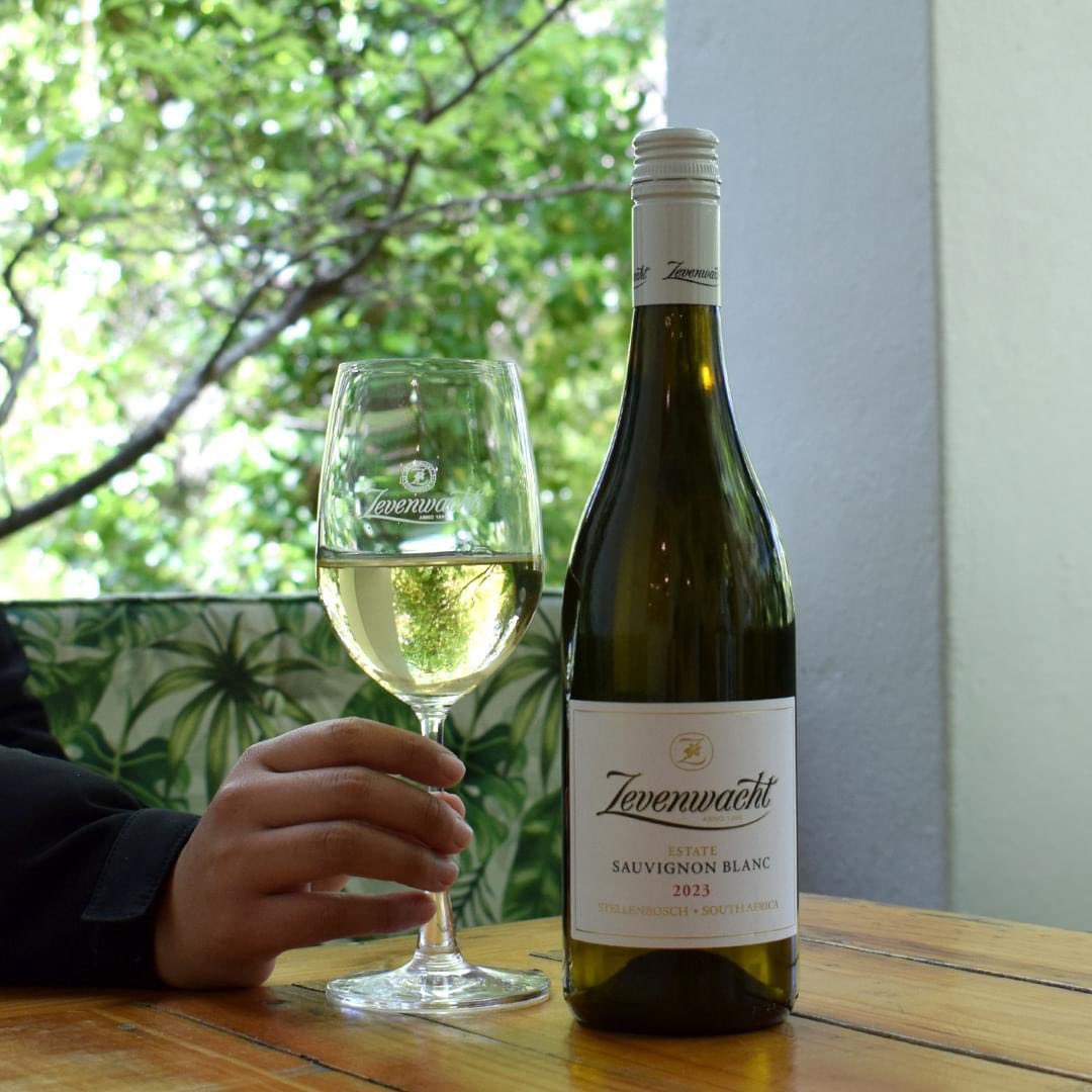 CapeTownFresh's tweet photo. Join us on the green lawns of Cape Point Vineyards on Sunday 3 March for #fresh2024

Your ticket includes a wine tasting glass, more than 30 wine producers, including wines from @ZevenwachtWines 

Tickets:
https://t.co/VlH3UwxbOL https://t.co/fqtkjQgeQY