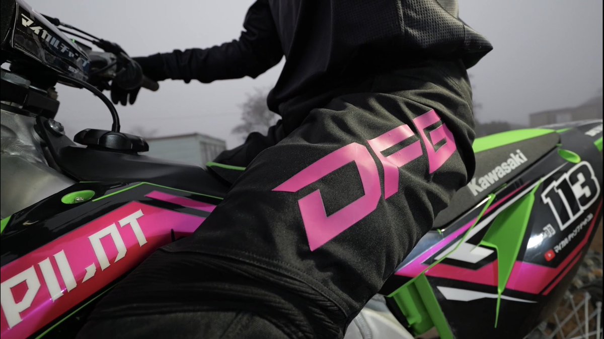 maicalchanp's tweet photo. @Dirtbikeplus 瀬戸店、明日からリニューアルオープン！！！！！

三連休よ！三連休！！！！
なに買うか決めたー？？

決まってなくてもとりあえず行くべしwww

マイカルの秘密兵器があるので、
いっぱい買い物して
いっぱい写真撮ってね😏🤘🏻🔥

#ダープラ　#dfgmoto #open #マイカル　#肘爆photo https://t.co/LsK3gRwhH2