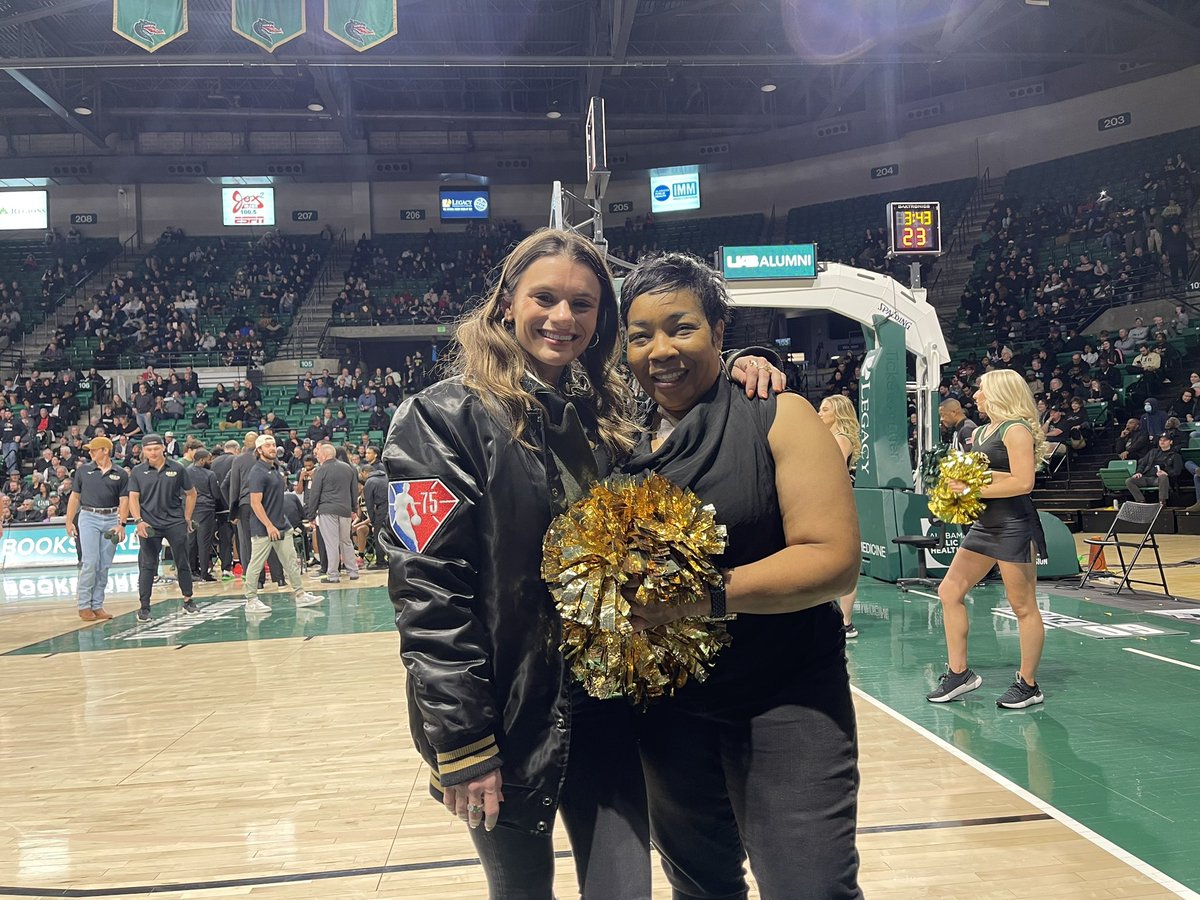 DrShebib's tweet photo. @UAB_MBB TAKESDOWN #20 FAU #Blazers https://t.co/IIFV6IRnUY