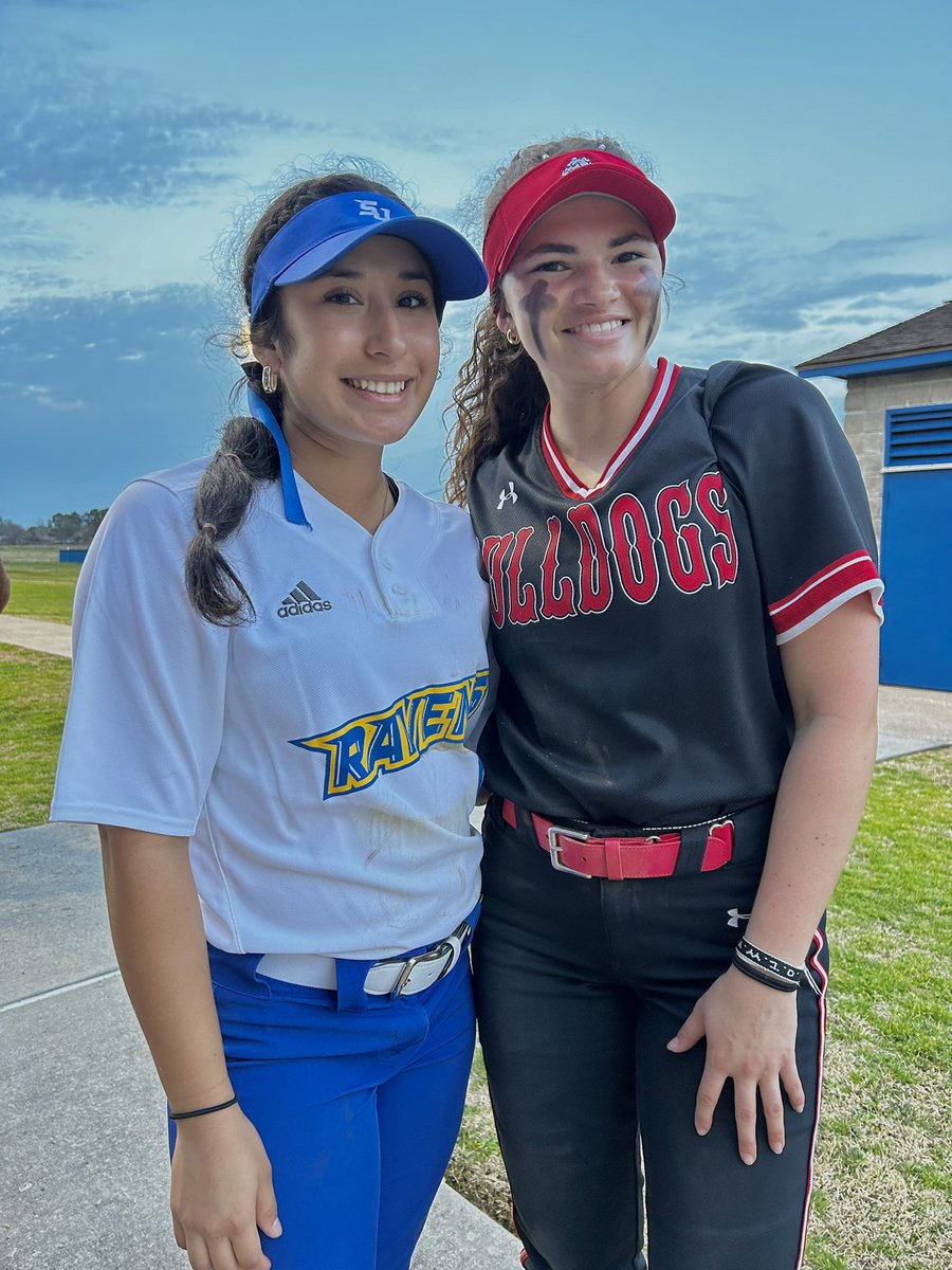 BombersLonestar's tweet photo. Tayden Alexander 2023
Navarro JC
Izzy Melendez 2023
San Jac JC

Two of our former players still repping the Bomber Way!!!!

We will never be hard hard to find. We are everywhere!!!!!

@DeesHTX18U 
@GrahmannMichael 
@HalataBrian 
@AlexanderTayden 
@IlianaDMel2023 https://t.co/Hjdpx0wb82